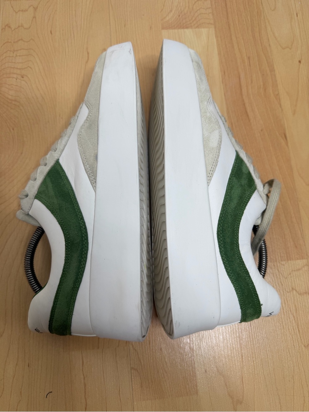 Vince White Leather Sneakers with Green Suede Panel and Gray Trim 8.5 - Picture 6 of 11
